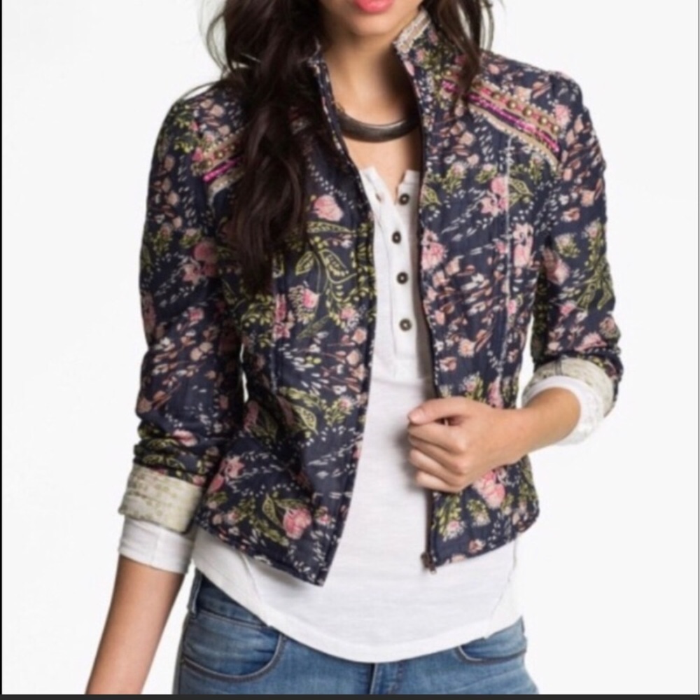 Quilted Floral Jacket 🌸